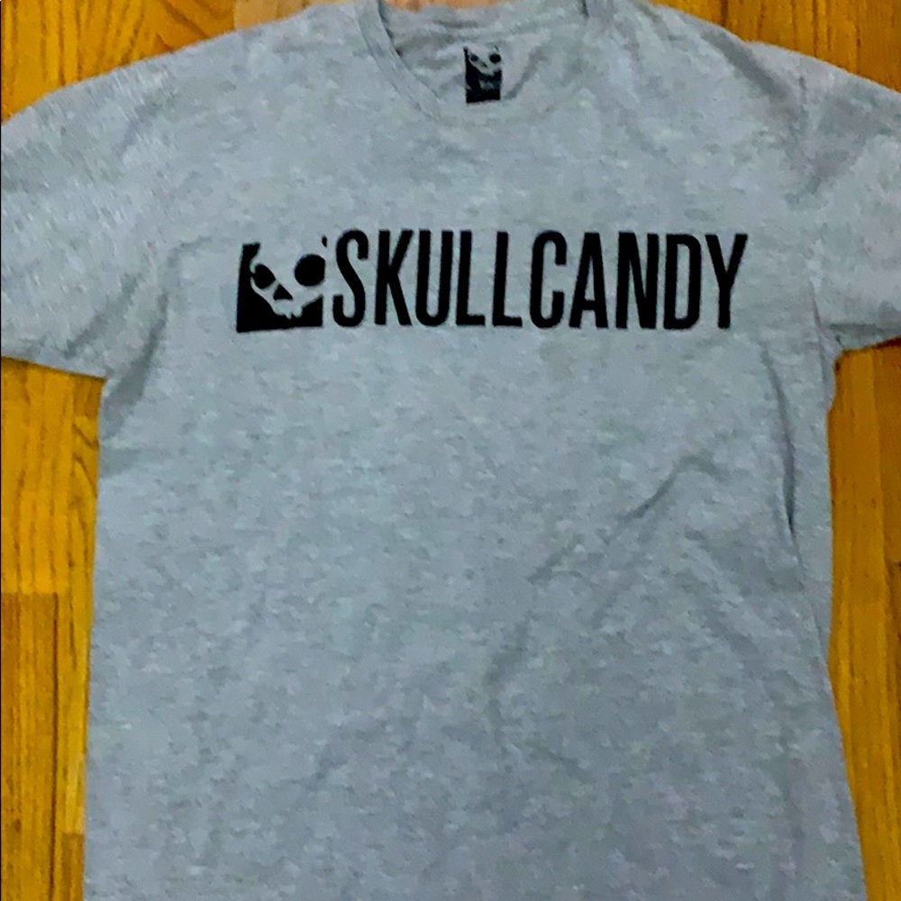 Men’s Skull Candy size L T-shirt. Great condition